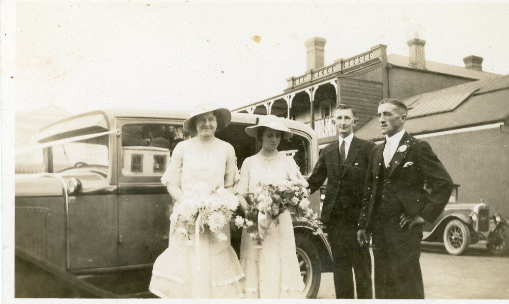 Matthew and Gwen Harper wedding party outside the Red Lion Hotel, Rangiora1935