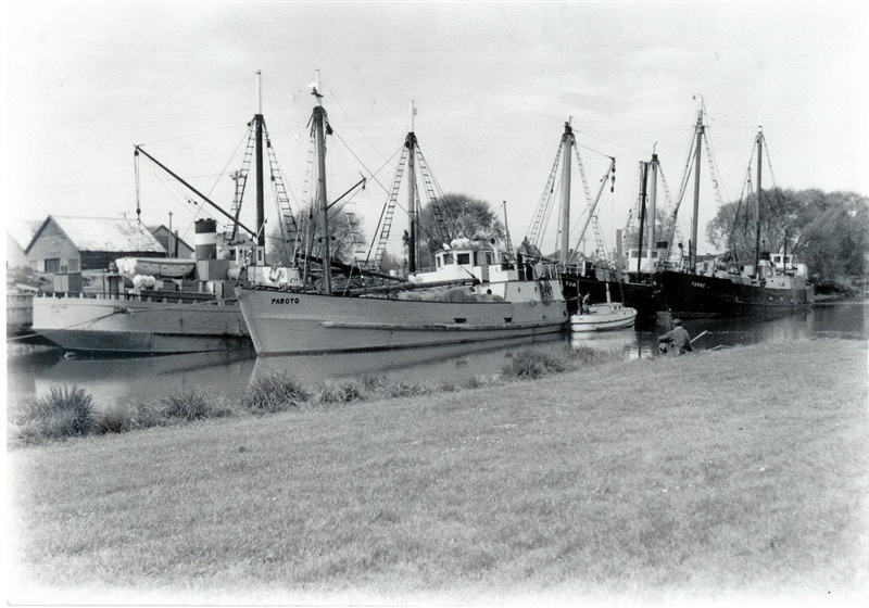 A busy day at the Port, 1960
