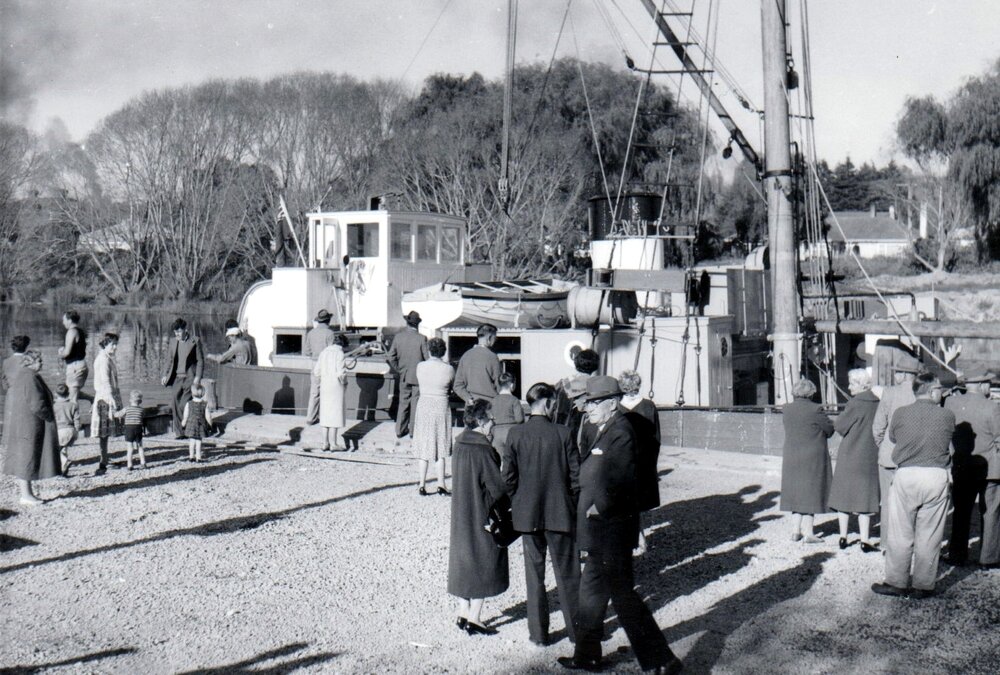 M.V. TUHOE arrives at the wharf, 1962