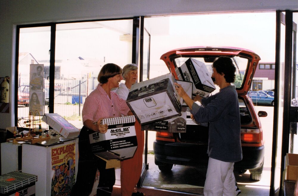 Packing up the temporary Rangiora Public Library on Alfred Street, 4 December 1996