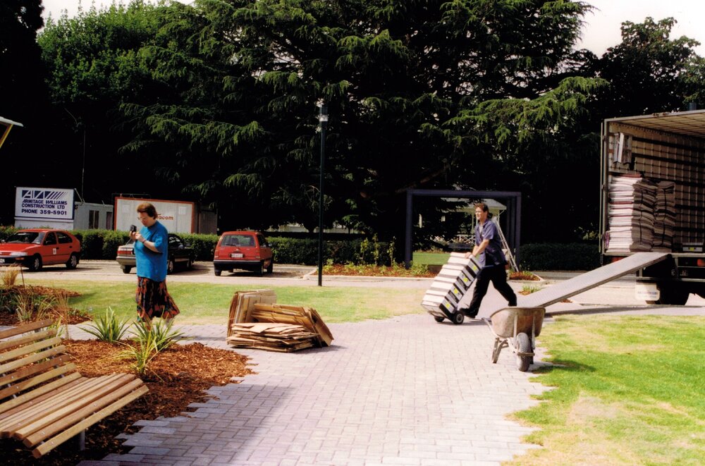 Books getting moved into the newly built Trevor Inch Memorial Library, 4 December 1996