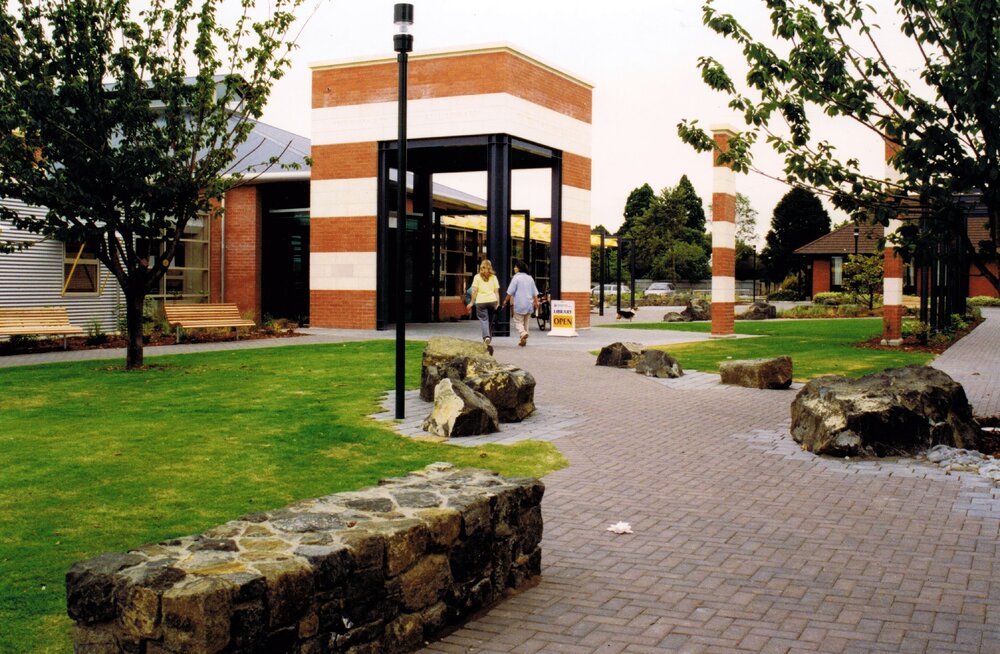 Front entrance of the newly-built Trevor Inch Memorial Library, 3 January 1997
