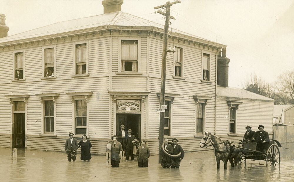 Mandeville Hotel, Kaiapoi during flood, c.1923