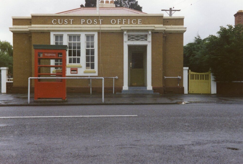 Cust Post Office, Cust Road, Cust