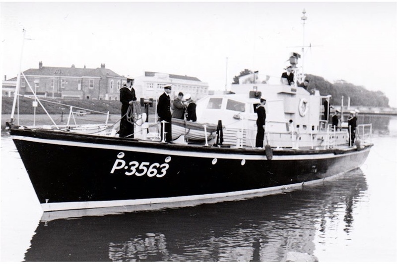 HMNZS P-3563 NZ Navy Vessel, Kaiapoi River