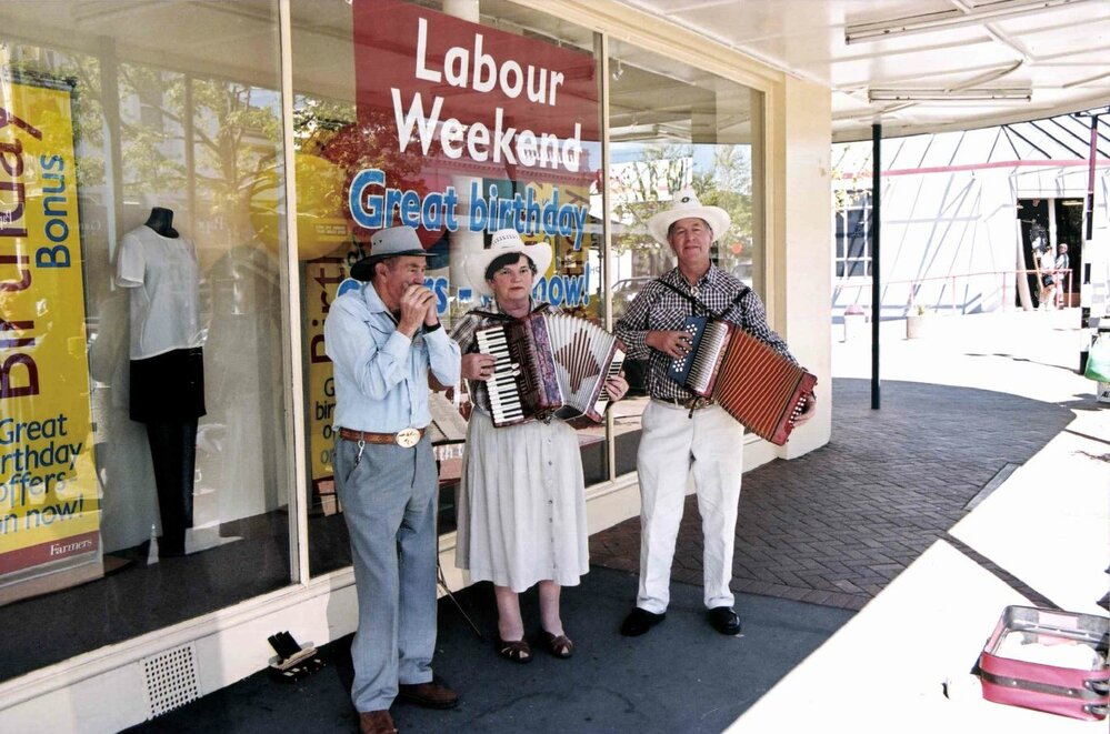 Buskers entertain, High Street Rangiora