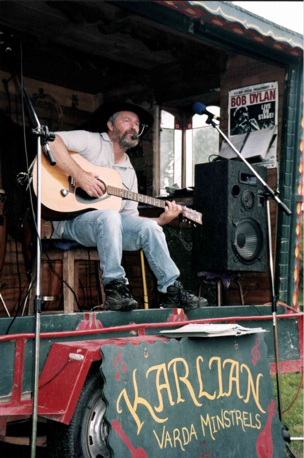 Wandering Minstrel, Gypsy camp Ashley River