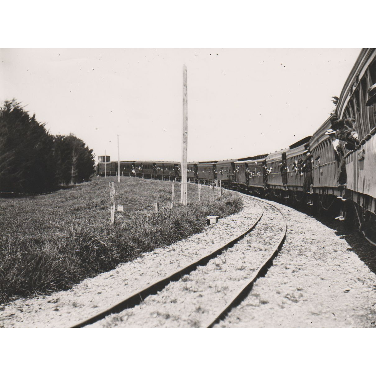 Picnic train on the Oxford line, c.1900