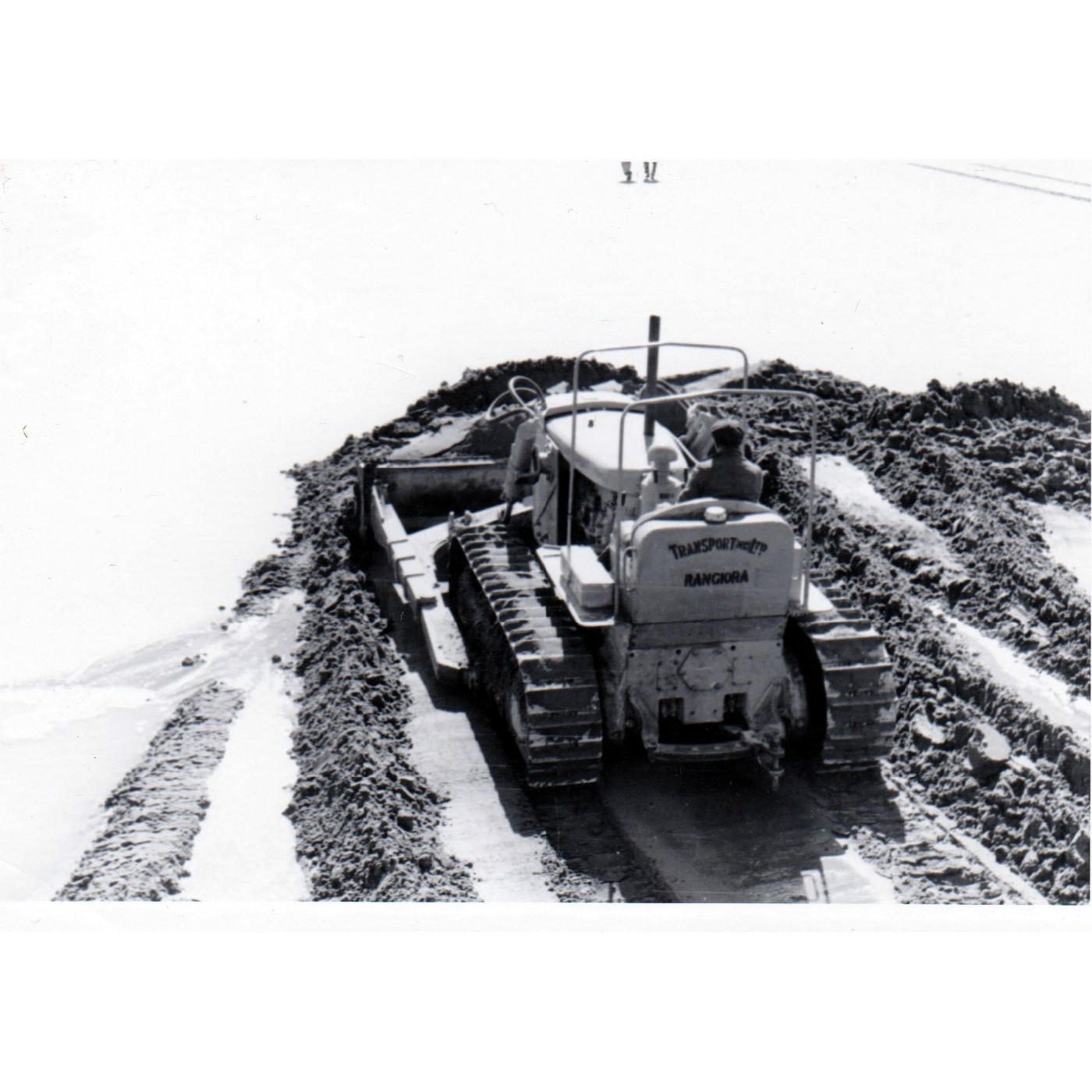 Cutting a track out to the bar to unload a stranded ship, Waimakariri River