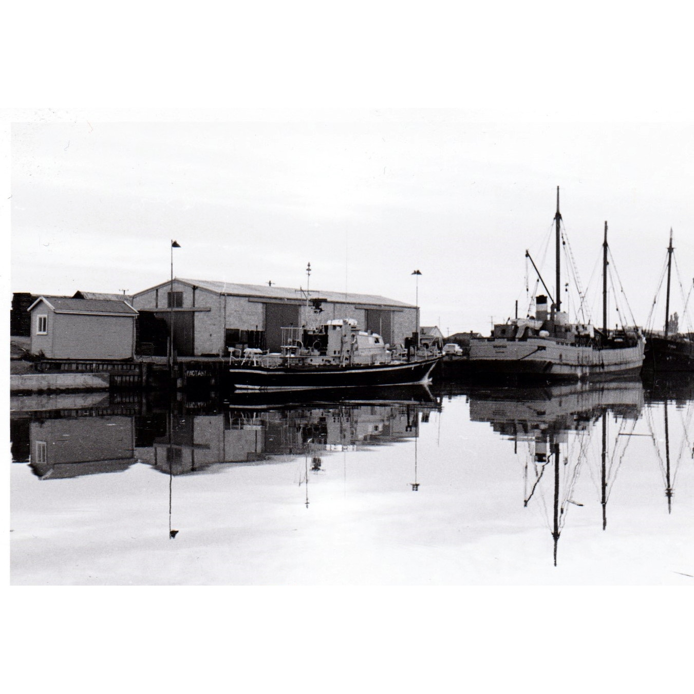 "Lachlan" and "Waiotahi" at the Kaiapoi wharf, 1960