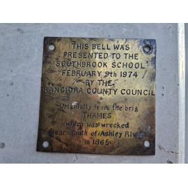 Plaque accompanying the bell from the brig "Thames", Southbrook School