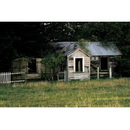 Abandoned farmhouse - Oxford-Rangiora Road