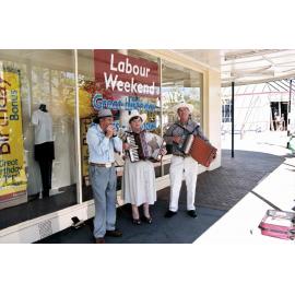 Buskers entertain, High Street Rangiora