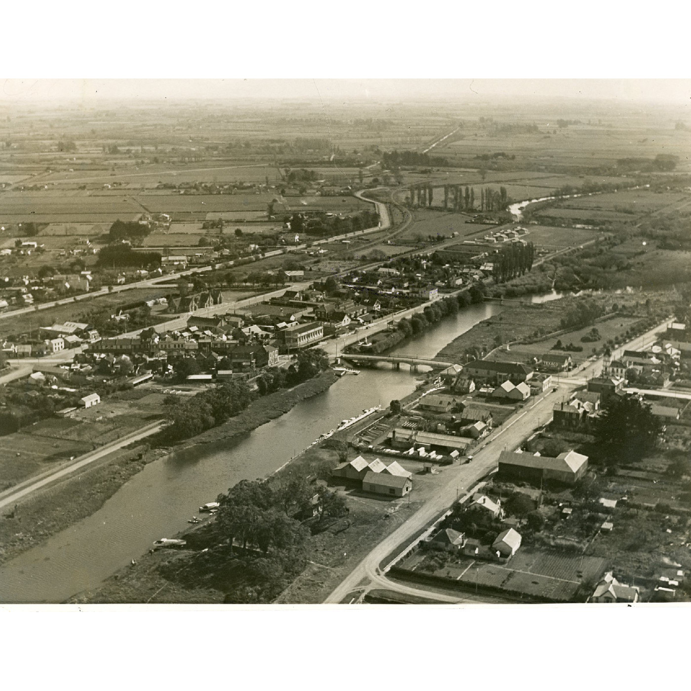 Aerial view of Kaiapoi and the Cam River, 1937