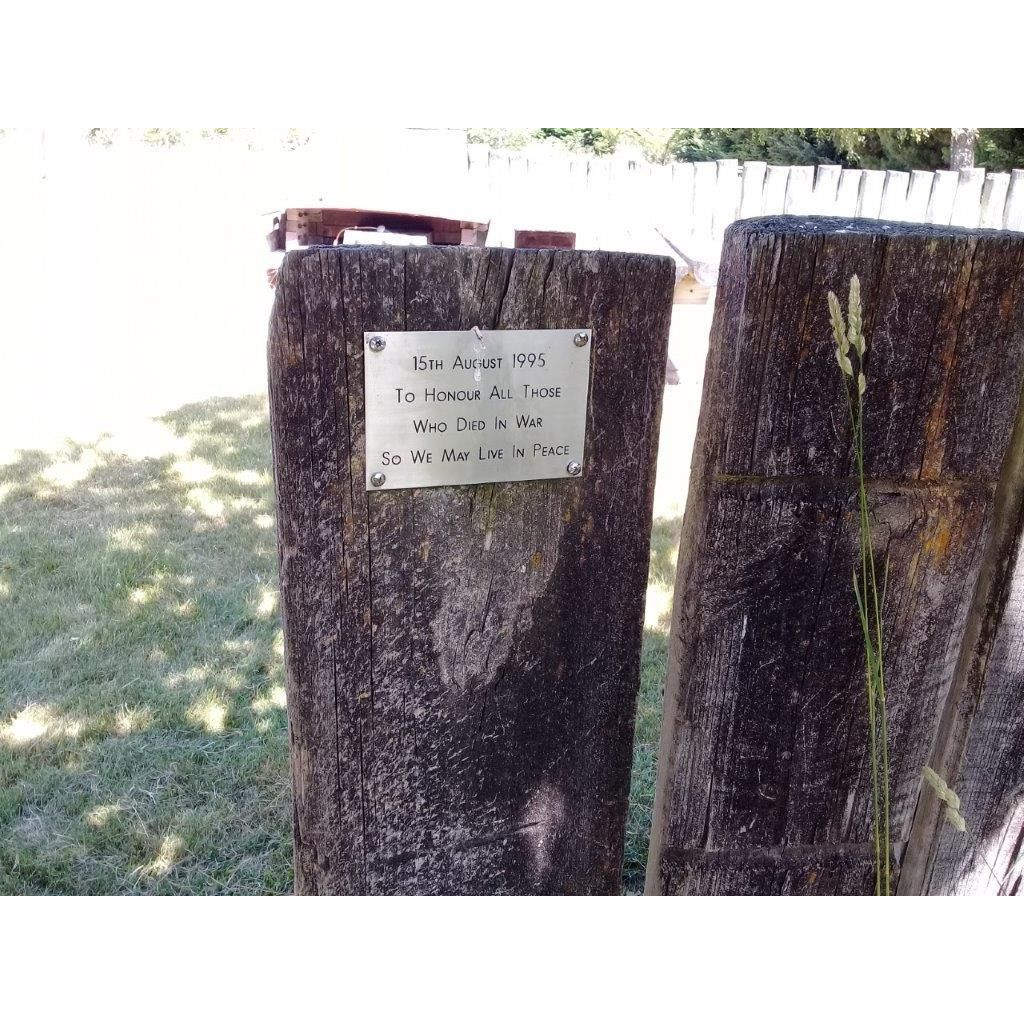 Memorial plaque to those who died in War, Lees Valley School Reserve